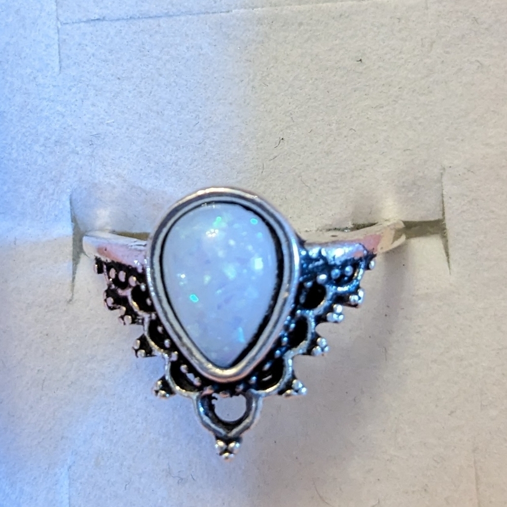 Vintage Geometric Simulated Opal Gemstone Ring, T1B8E